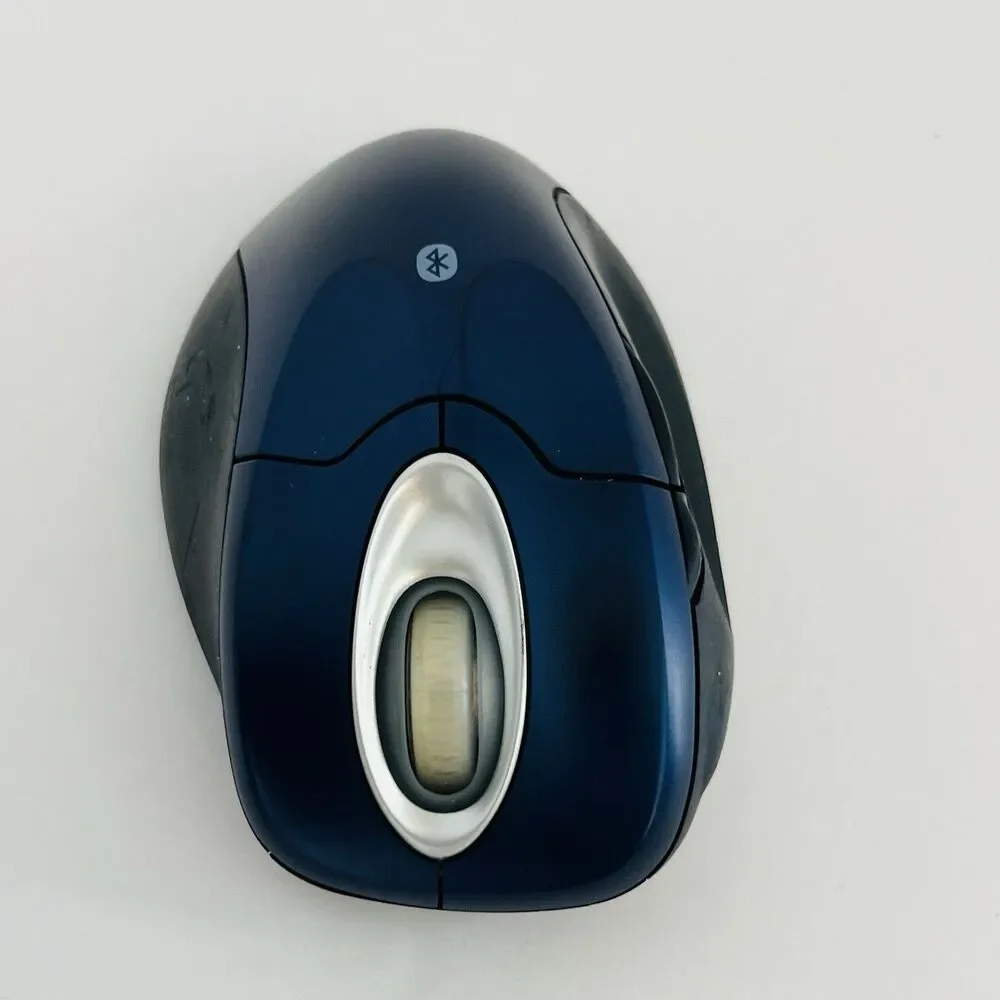 Microsoft 1001 Tilt Wheel Comfort Shaped Bluetooth Optical Mouse